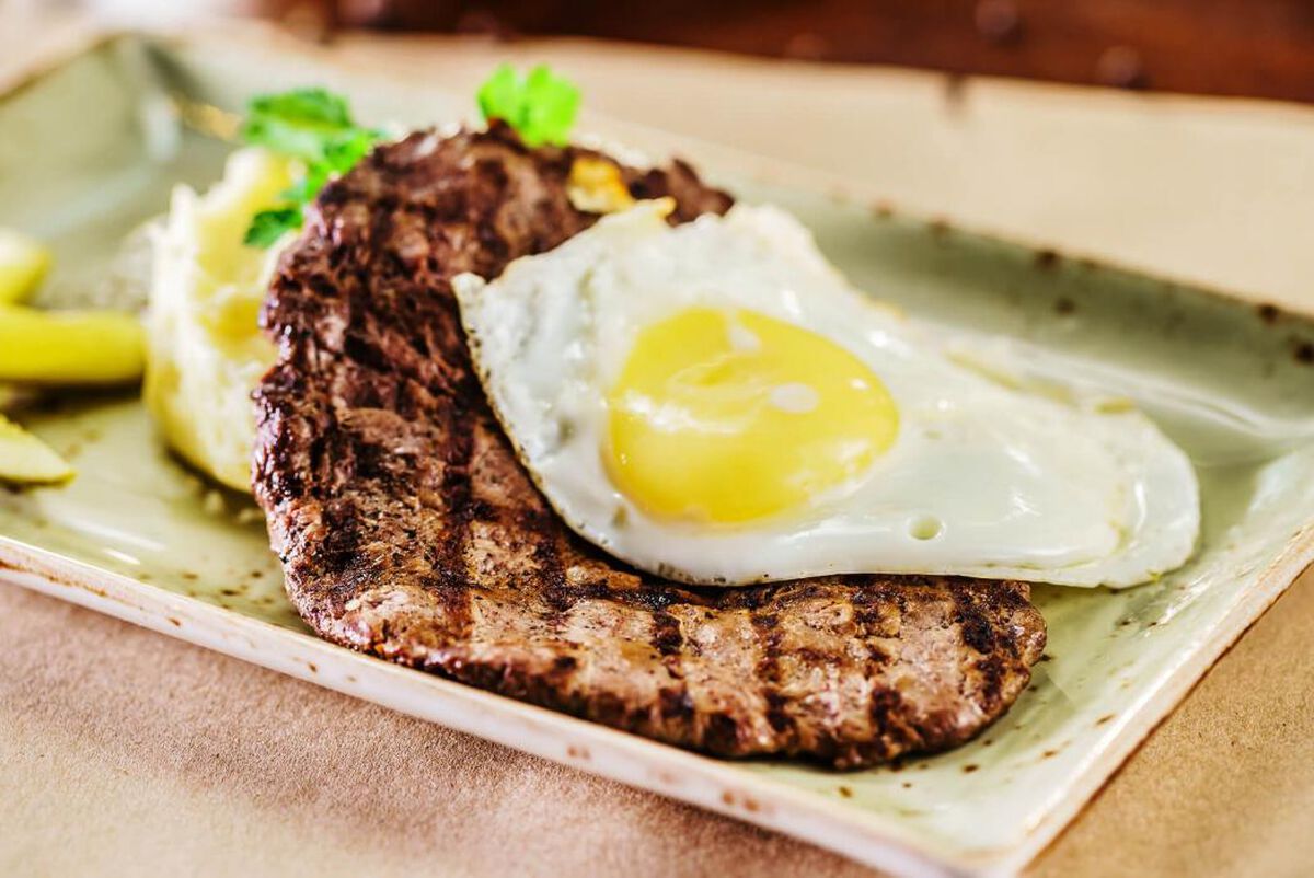 Grilled Steak and Eggs-1