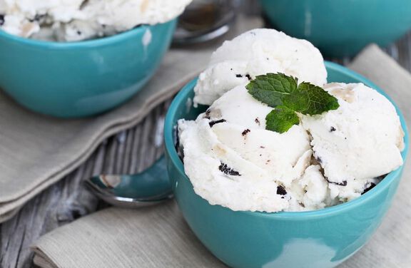 Peppermint Ice Cream 6 cups (twelve &frac12;-cup servings)