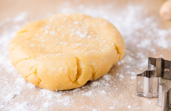 Flaky Pie Crust (P&acirc;te Bris&eacute;e)