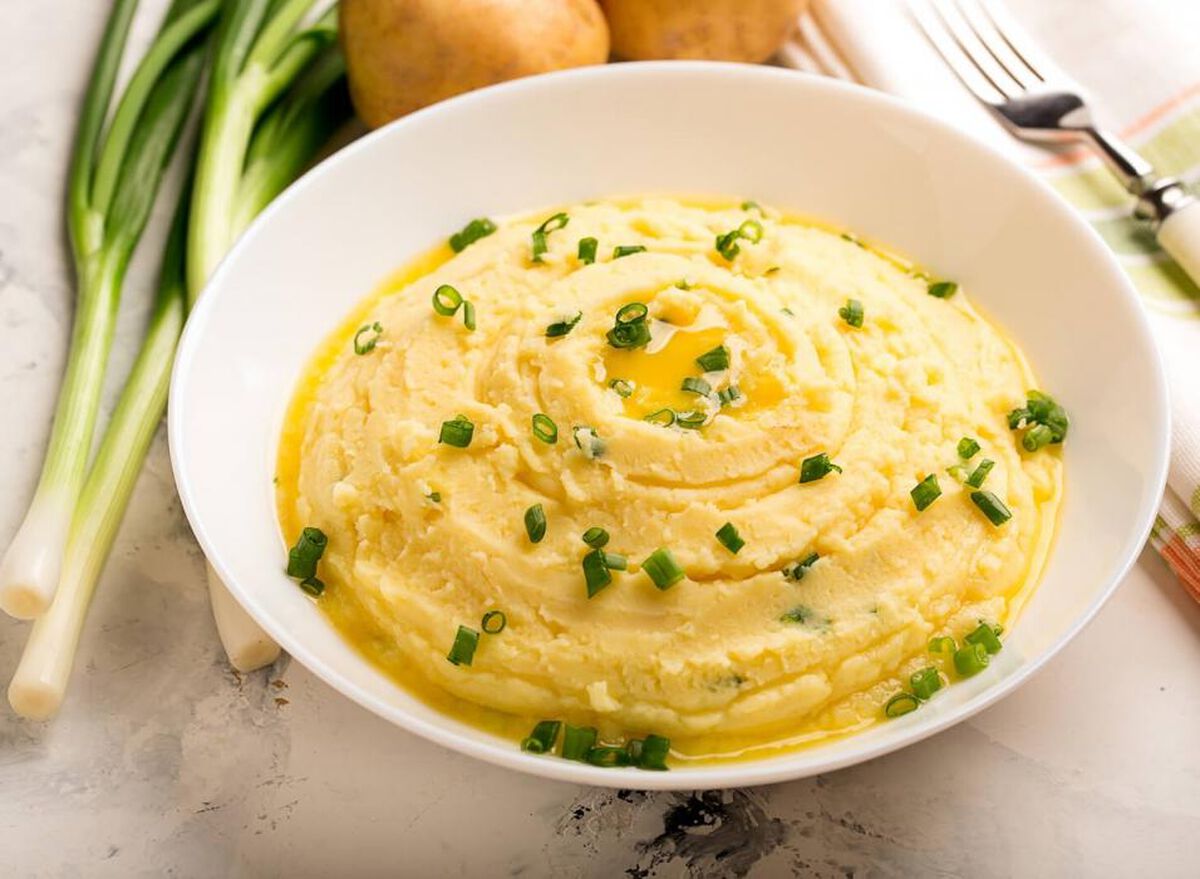 Garlic &amp; Chive Mashed Potatoes - 12 Servings-1