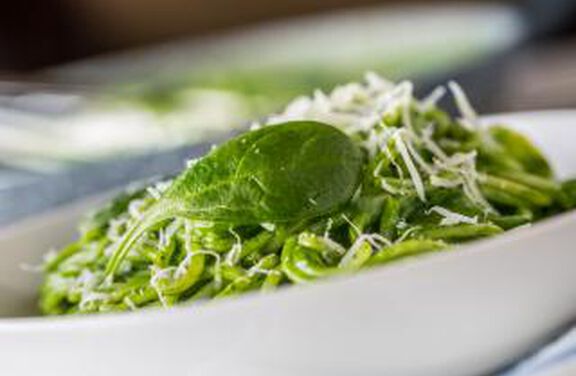 Spinach Pur&eacute;e for Green-Colored Pasta
