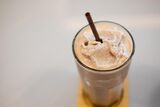 Caf&eacute; au Lait &ldquo;Shake&rdquo; - 4 Cups-1