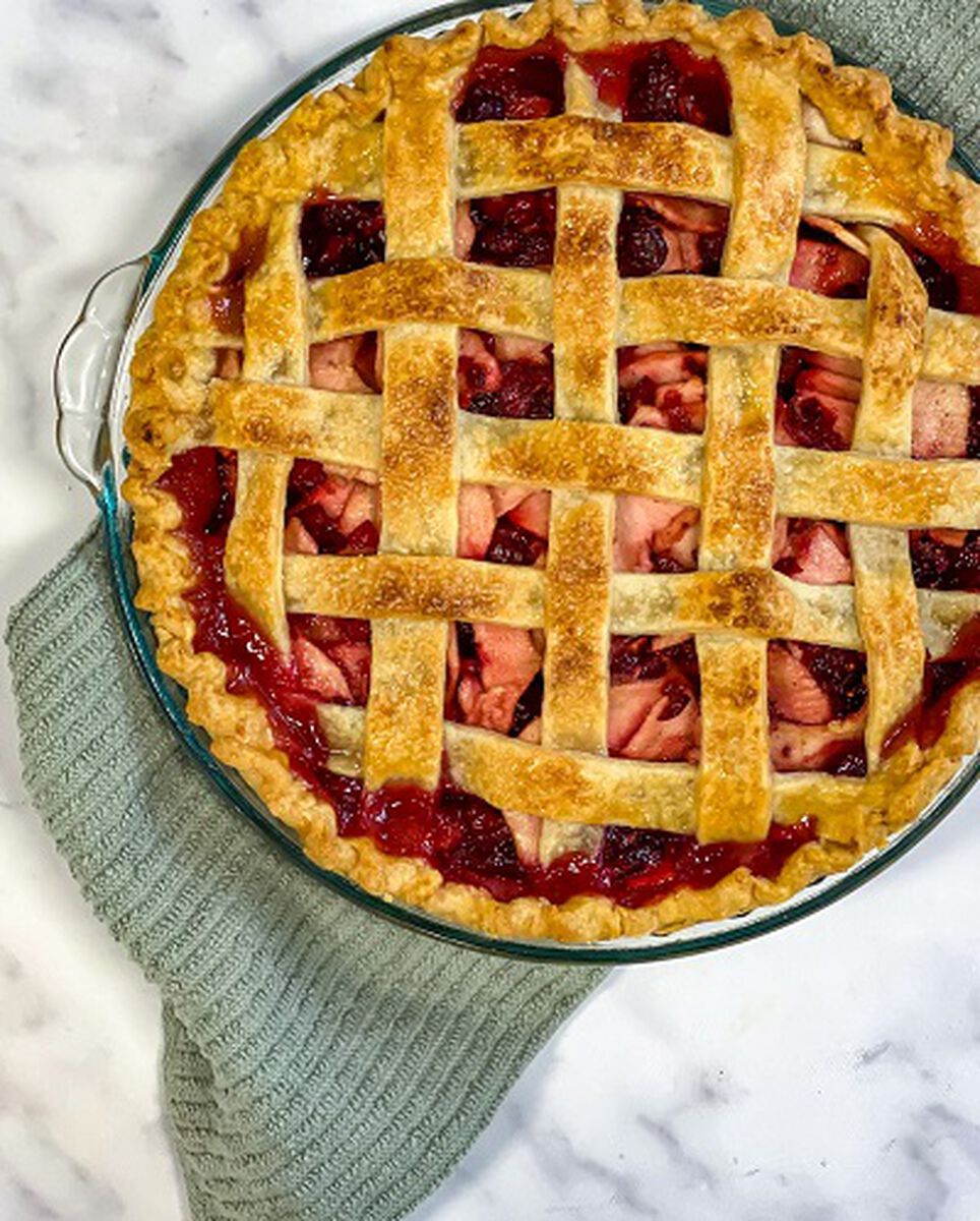 Cranberry Apple Pie-1