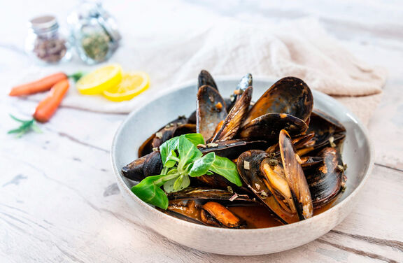Mussels with White Wine and Thyme