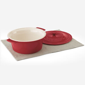 3 Qt. (2.8 L) Round Covered Baker - Red