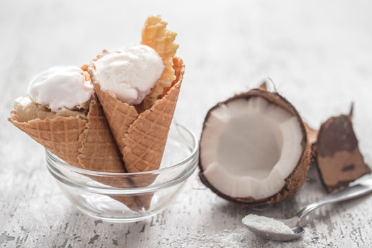 Crème glacée au parfum de barbe à papa à la noix de coco